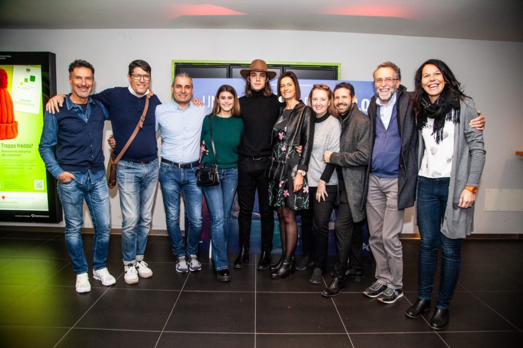 Home 4 svg+xml;charset=utf